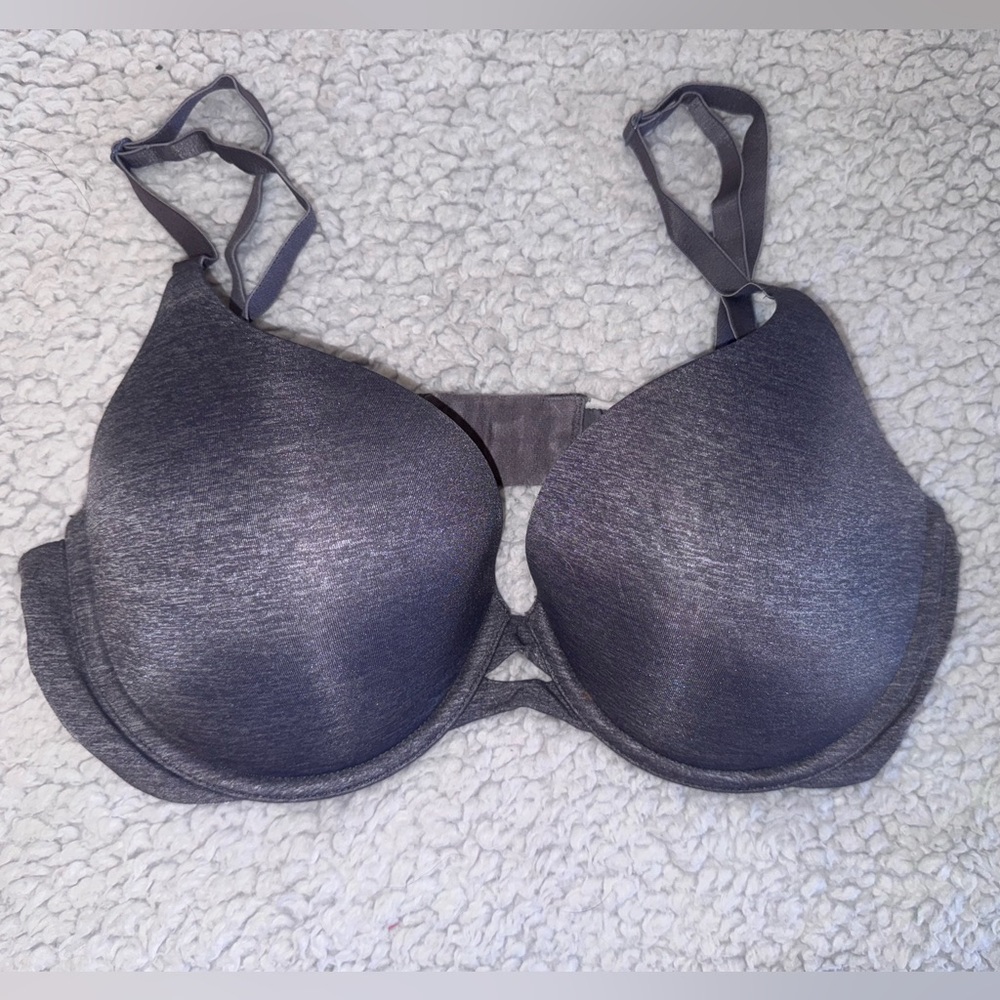 Victoria's Secret Gray Full-Coverage Bra with Molded Cups. NWOT